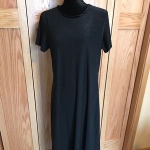 ❤️ Basic black sheath dress. Size medium.